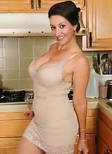 housewife in Basehor personals